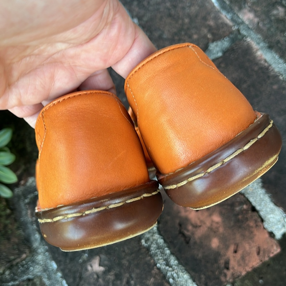 Born Vibrant Orange Loafers size 9 - Picture 6 of 7